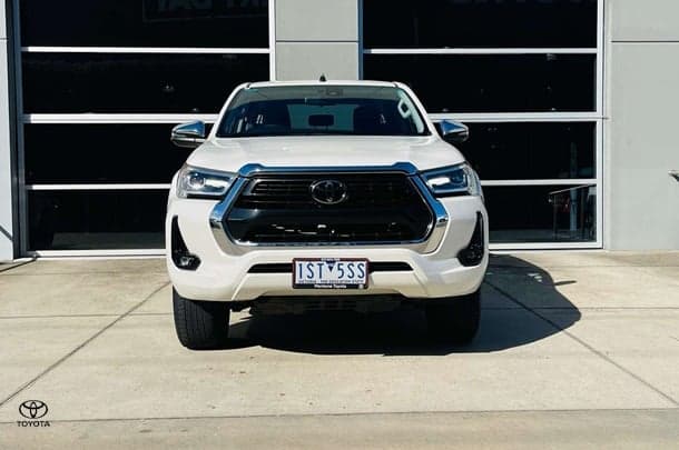 2020 Toyota Hilux SR5 in White