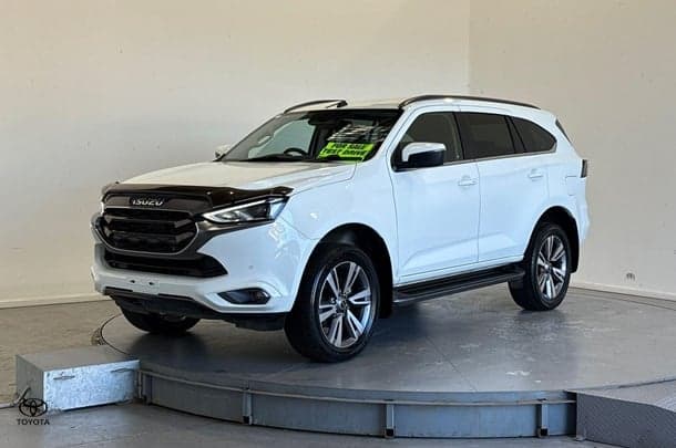 2023 Isuzu MU-X LS-T in White