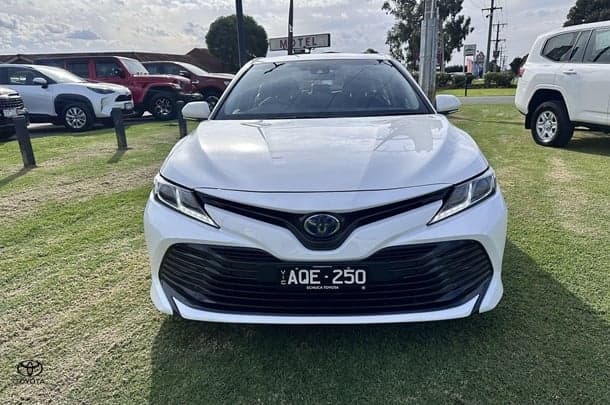 2018 Toyota Camry Ascent in White