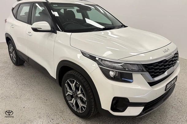 2021 Kia Seltos Sport in White