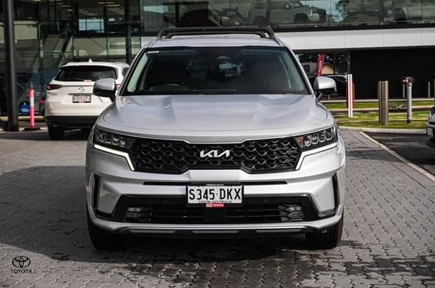 2022 Kia Sorento S in Silver