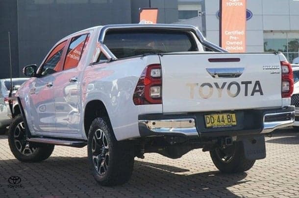 2021 Toyota Hilux SR5 in White