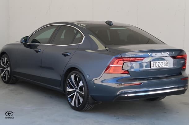 2023 Volvo S60 Ultimate B5 Bright in Blue