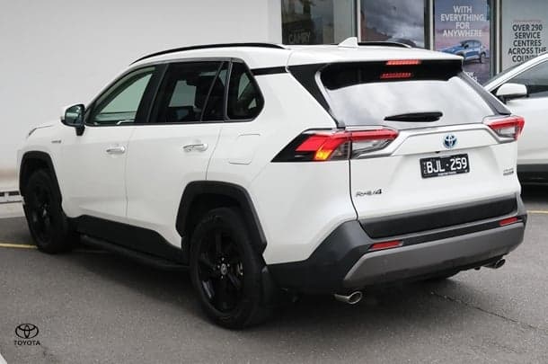 2020 Toyota RAV4 Cruiser in White