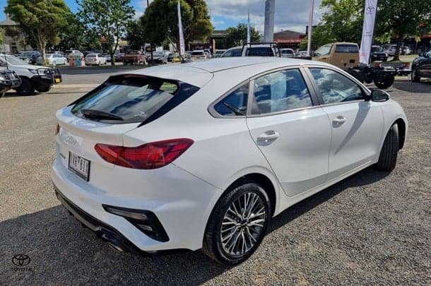 2022 Kia Cerato Sport in White