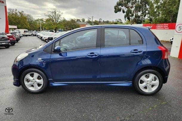 2006 Toyota Yaris YRX in Blue