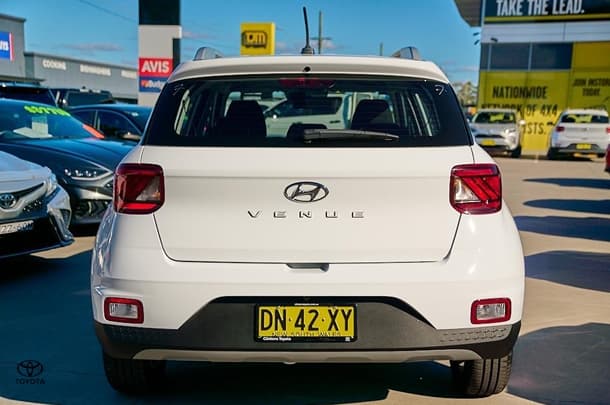 2025 Hyundai Venue Base in White