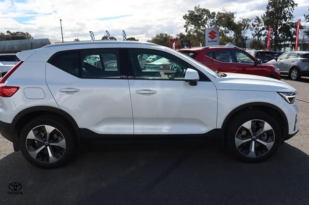 2024 Volvo XC40 Plus B4 in White