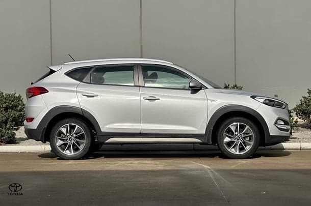 2018 Hyundai Tucson Active X in Silver