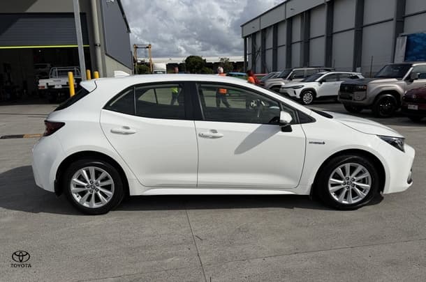 2024 Toyota Corolla Ascent Sport Hybrid in White