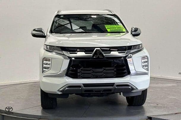 2024 Mitsubishi Pajero Sport GLS in White