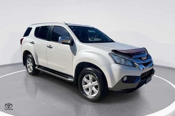2016 Isuzu MU-X LS-T in White