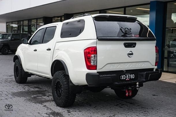 2022 Nissan Navara SL in White
