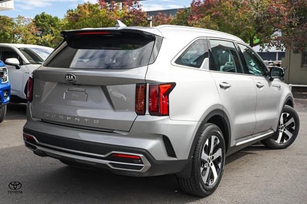 2021 Kia Sorento Sport in Silver