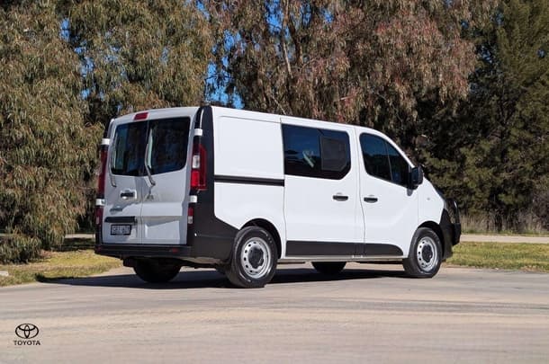2022 Mitsubishi Express GLX in White