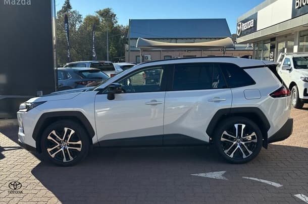 2026 Toyota RAV4 Cruiser in White