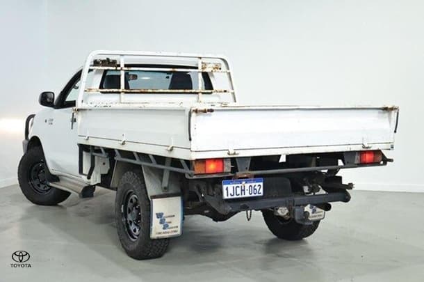 2006 Toyota Hilux SR in White