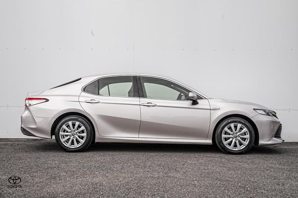 2018 Toyota Camry Ascent in Brown