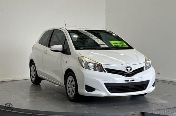 2011 Toyota Yaris YRS in White