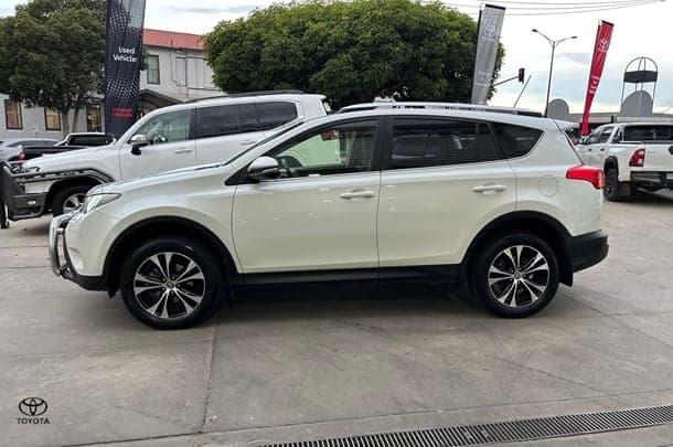 2015 Toyota RAV4 Cruiser-AWD in White