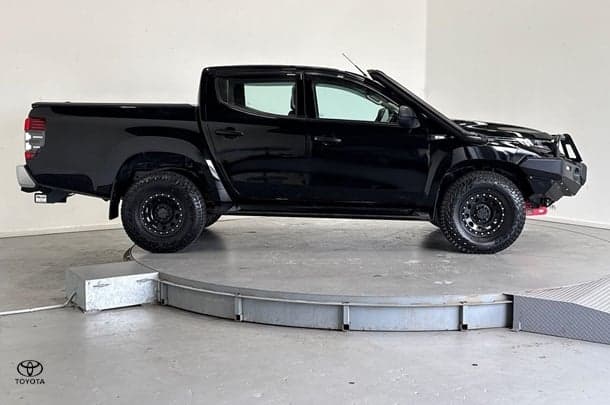 2022 Mitsubishi Triton GLX+ in Black