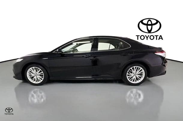2020 Toyota Camry SL in Black