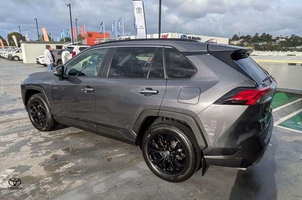 2022 Toyota RAV4 Cruiser 2WD in Silver