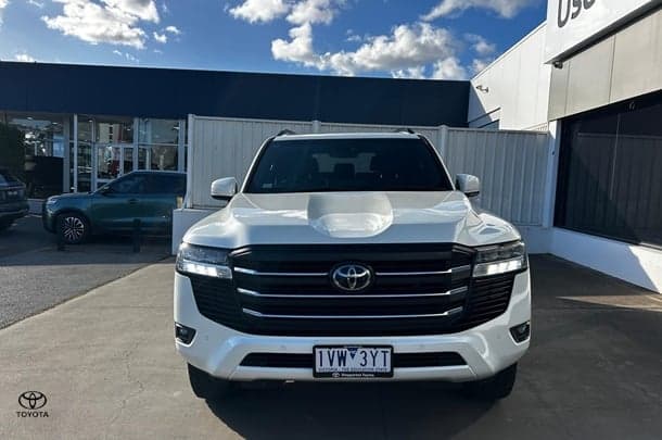 2022 Toyota Landcruiser GXL in White