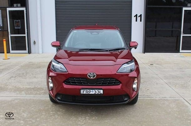 2025 Toyota Yaris Cross GX in White