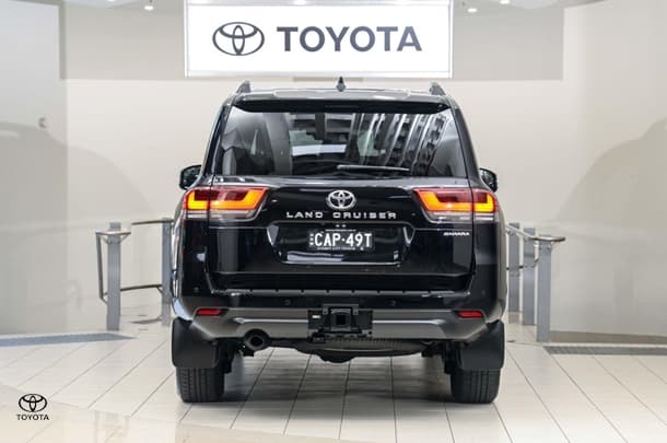 2025 Toyota Landcruiser Sahara in Black