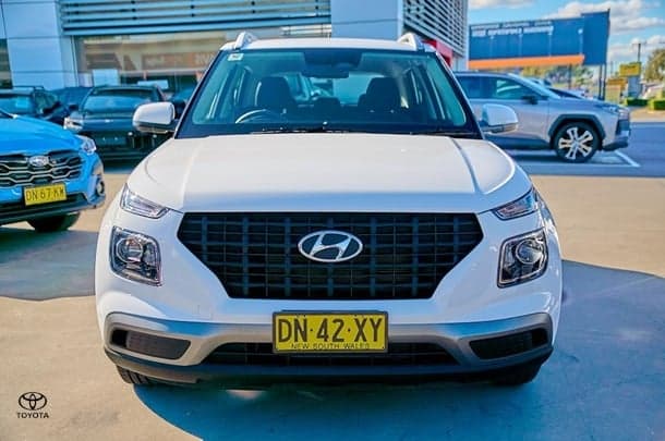 2025 Hyundai Venue Base in White