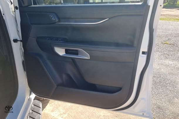 2025 Ford Everest Trend in White