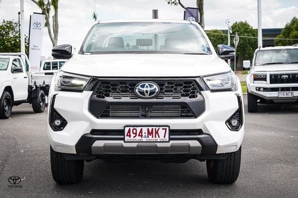 2024 Toyota Hilux SR5 in White