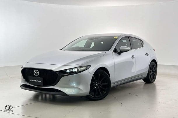 2020 Mazda 3 G25 Astina in Silver
