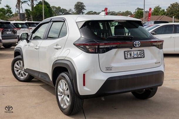 2023 Toyota Yaris Cross GX in White