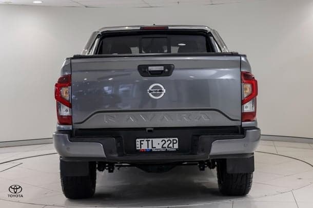 2023 Nissan Navara ST in Grey