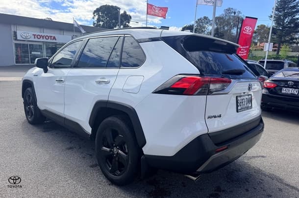 2021 Toyota RAV4 Cruiser in White
