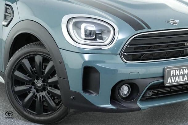 2021 MINI Countryman Cooper Classic in Green