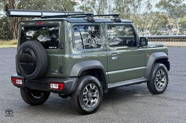 2022 Suzuki Jimny Base in Green