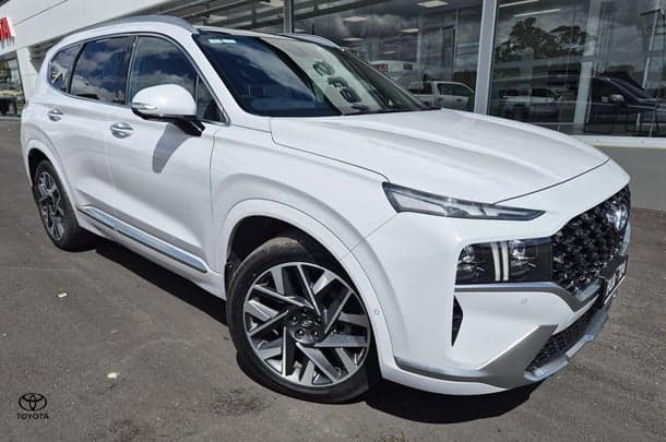 2021 Hyundai Santa Fe Highlander in White