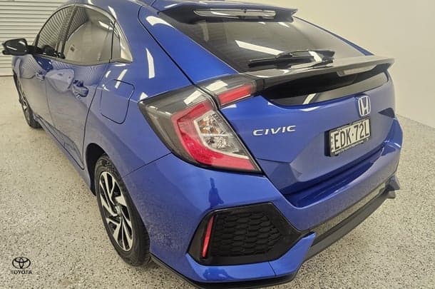 2019 Honda Civic VTi-S in Blue