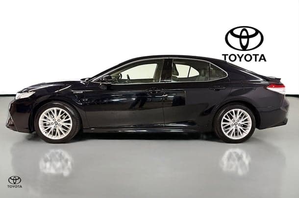 2020 Toyota Camry SL in Black