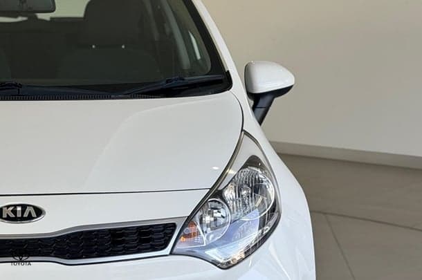 2016 Kia Rio S in White