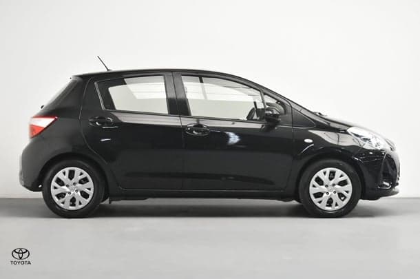 2019 Toyota Yaris Ascent in Black