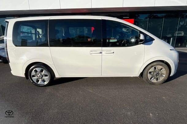 2023 Hyundai STARIA Base in White