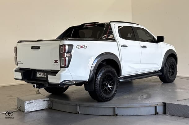 2022 Isuzu D-MAX X-TERRAIN in White