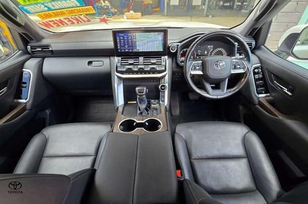 2023 Toyota Landcruiser VX in White