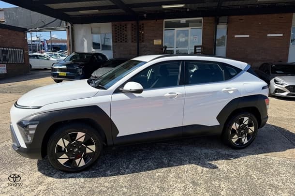 2025 Hyundai Kona Base in Atlas White