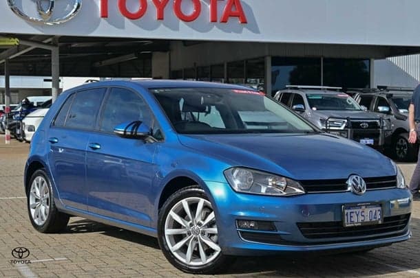 2016 Volkswagen Golf 110TSI Highline in Blue