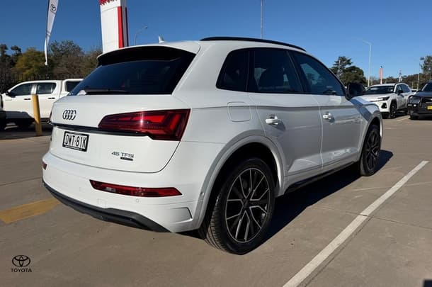 2021 Audi Q5 45 TFSI Sport in White